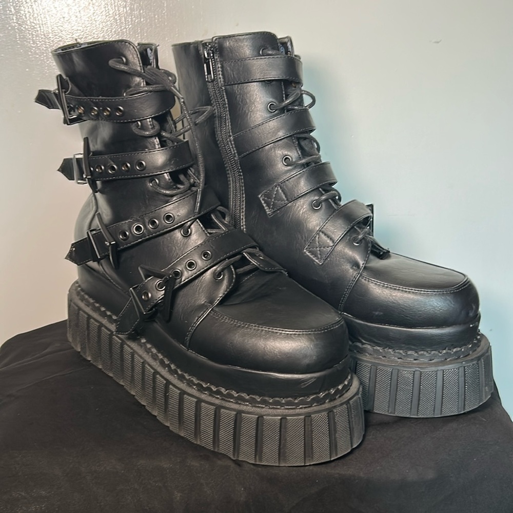 Lamoda black platforms